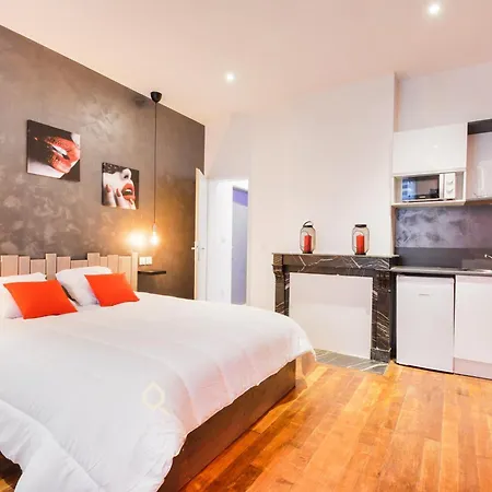 Sous Le Charme De Charles Sauna & Jacuzzi *