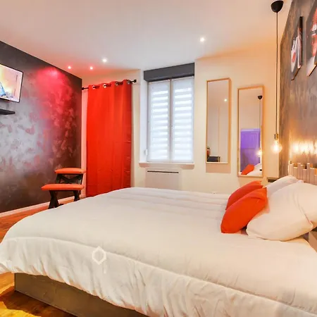 Sous Le Charme De Charles Sauna & Jacuzzi Apartamento