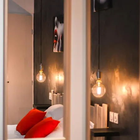 Apartament Sous Le Charme De Charles Sauna & Jacuzzi *