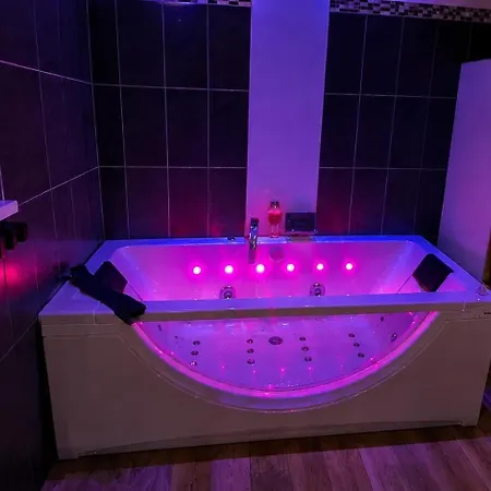 Sous Le Charme De Charles Sauna & Jacuzzi * Nancy