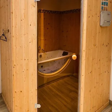 Sous Le Charme De Charles Sauna & Jacuzzi *