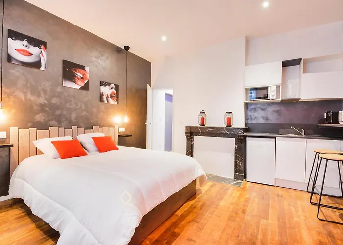 Sous Le Charme De Charles Sauna & Jacuzzi *