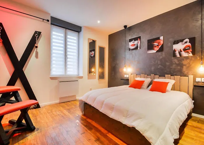 Sous Le Charme De Charles Sauna & Jacuzzi Apartamento