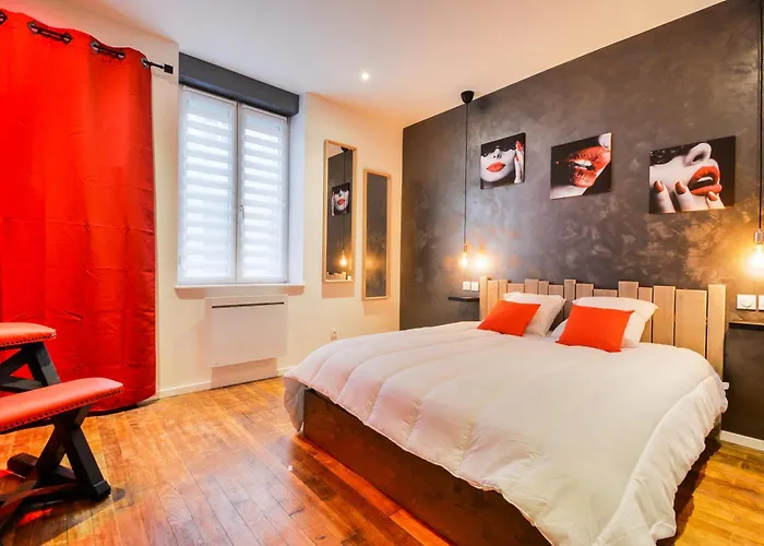 Sous Le Charme De Charles Sauna & Jacuzzi Apartament *